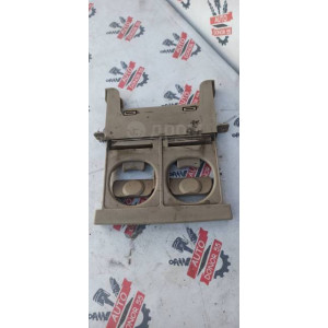 Подстаканник Mitsubishi Mirage Dingo CQ2A в Омске
