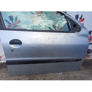 Дверь передняя правая Peugeot 206 в Омске