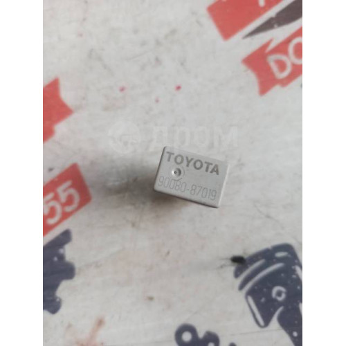 Реле Toyota 0332011001 в Омске