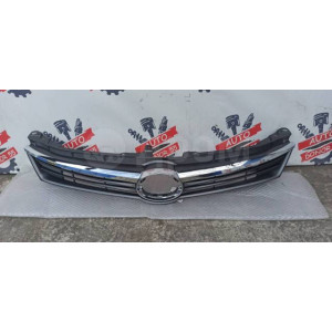 Решетка радиатора Toyota Camry V50 14-17 в Омске