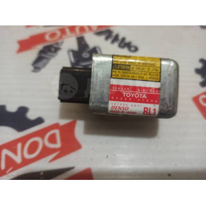 Датчик Airbag Toyota Prius NHW20 8986047040 в Омске