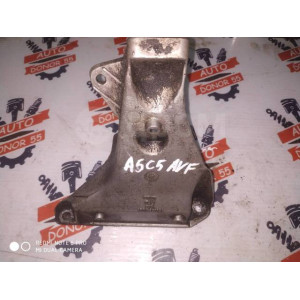 Кронштейн ДВС правый Audi A6 C5 8d0199308ab в Омске
