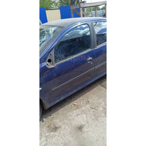 Дверь передняя левая Peugeot 206 в Омске