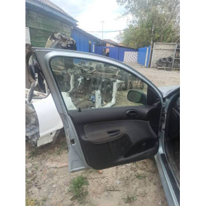Дверь передняя левая Peugeot 206 в Омске