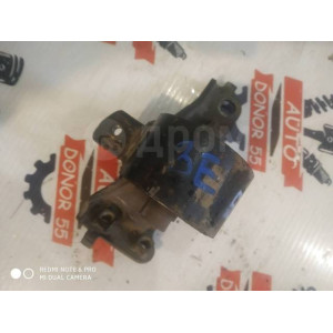 Опора подушка МКПП Toyota Corolla EE108 в Омске