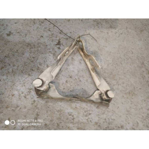 Петля капота левая правая Toyota Corolla/Carina/Corona/Starle E80/T150 в Омске