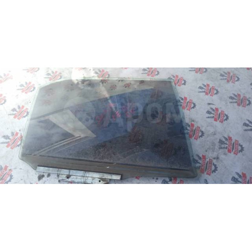 Стекло двери задней правой Toyota Sprinter Carib/Corolla/Sprinter E110 в Омске