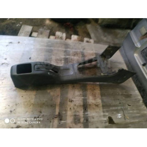 Подлокотник консоль между сидений Mazda Familia Bhalp в Омске