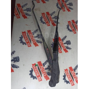 Поводок дворника Nissan Primera P10 в Омске