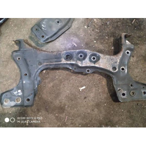 Балка передняя поперечная Toyota Corolla/Sprinter/Spacio/Carib/Marino в Омске