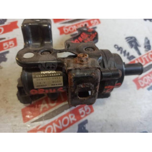 Помпа Toyota Prius NHW20 0641000951 в Омске