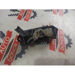 Ручка 5-й двери Toyota Runx/Allex/Fielder E120 и др в Омске