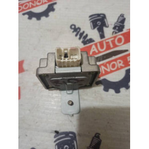 Блок управления светом Hyundai Solaris/Kia Rio 958004l100 в Омске