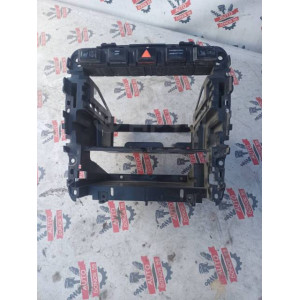 Рамка магнитофона Porsche Cayenne 7l5857093 в Омске