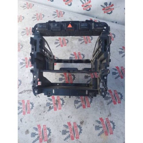 Рамка магнитофона Porsche Cayenne 7l5857093 в Омске