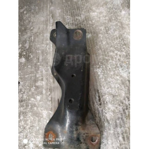 Кронштейн замка капота Kia Sorento '02-09г. 841513E000 в Омске