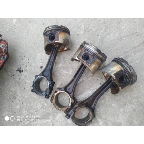 Шатун Mazda B3 в Омске
