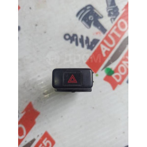 Кнопка аварийной сигнализации Toyota Carina E/Corona T190 в Омске Кнопка аварийной сигнализации Toyota Carina E/Corona T190 в Омске