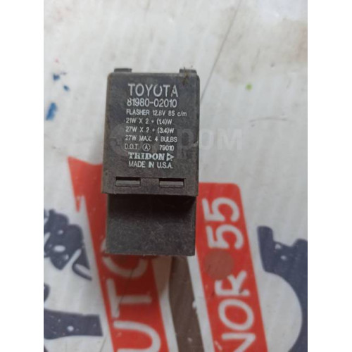 Реле поворотов Toyota 8198002010 в Омске