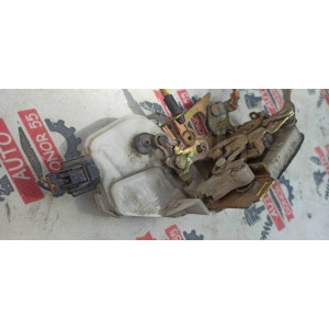 Замок двери передний левый Mitsubishi Mirage Dingo CQ в Омске