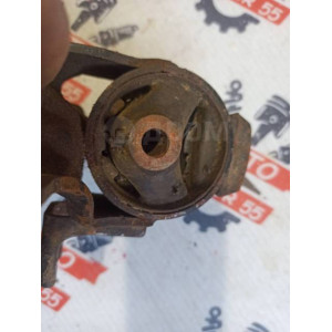 Подушка опора ДВС левая Toyota Camry/Vista SV25 МТ 1237274080 в Омске
