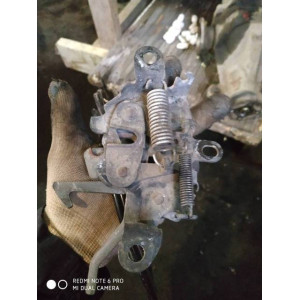 Замок капота Toyota Corolla/Sprinter E110 в Омске