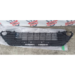 Решетка в бампер Toyota Camry V50 14-17 с хром молдингом в Омске