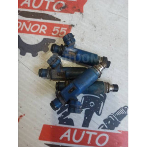 Форсунка топливная Mazda B5C913250 в Омске