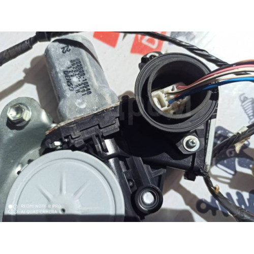 Стеклоподъемник задней правой двери Toyota RAV4 69803-42040 ACA31 в Омске