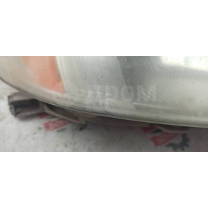 Фара правая Toyota Platz NCP12 дефект в Омске