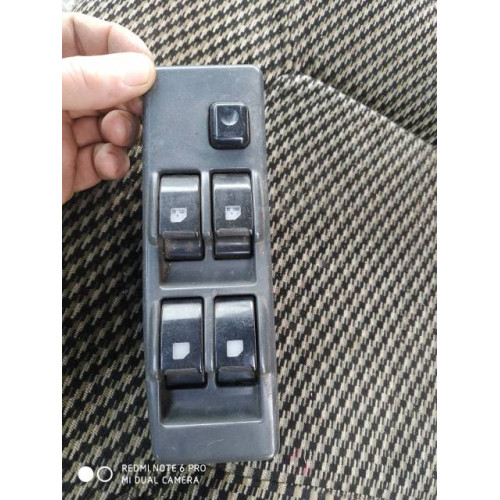 Блок управления стеклоподъемниками Mitsubishi Pajero/Montero V4 LHD в Омске