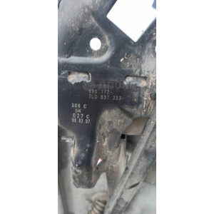 Рамка двери передняя левая Volkswagen Touareg 2002-2010 в Омске