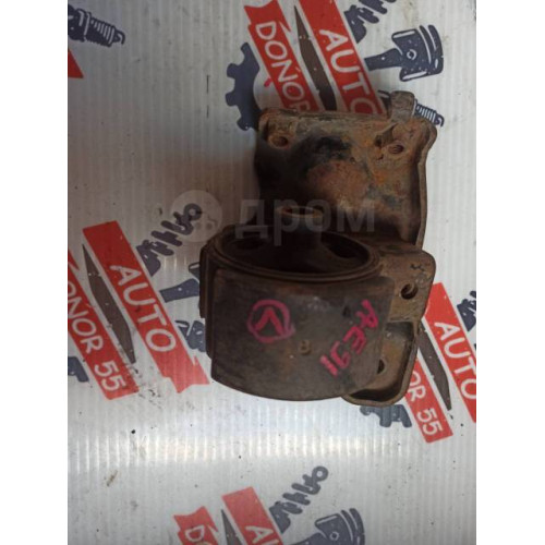 Подушка опора ДВС левая Toyota Corolla AE91 1237216100 в Омске