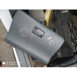 Бардачок Nissan Cefiro A32 в Омске