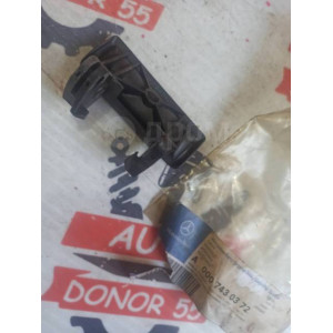 Ручка багажника Mercedes Benz a0007430372 в Омске