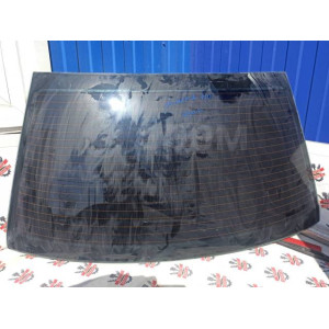 Стекло заднее Nissan Primera P10 седан в Омске