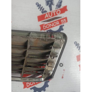 Решетка радиатора Toyota Camry SV40 53101-32270 дефект креплений в Омске