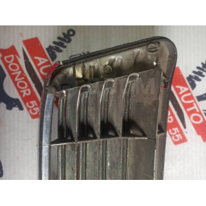 Решетка радиатора Toyota Camry SV40 53101-32270 дефект креплений в Омске