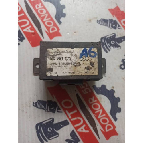 Блок управления сигнализацией Audi 4b0951173 в Омске