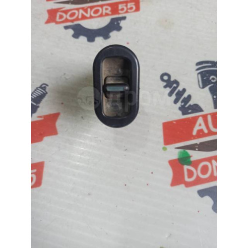 Кнопка стеклоподъемника Daewoo Nexia 96179135 в Омске