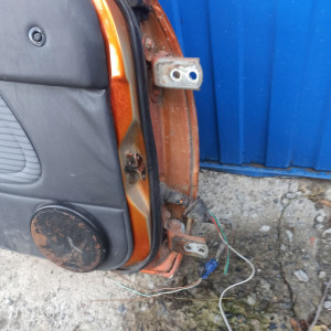 Дверь передняя левая Toyota Carina T190 в Омске